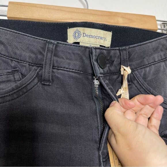 Democracy Sz 2 Jeans Straight Girlfriend Ab Technology Booty Lift Patchwork NEW - Picture 5 of 13